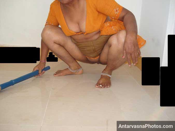 Desi Maid Mala Aunty Ke Boobs Aur Chut Ke Indian Sex Photos