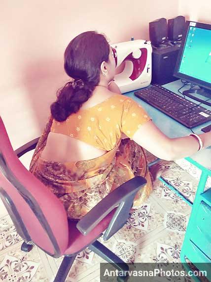 Desi Bhabhi Ne Webcam Par Apni Choot Aur Gaand Kholi Sexy Pics