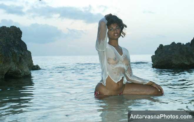 Indian Model Goa Ke Beach Par Nude Hui Indian Sex Pics