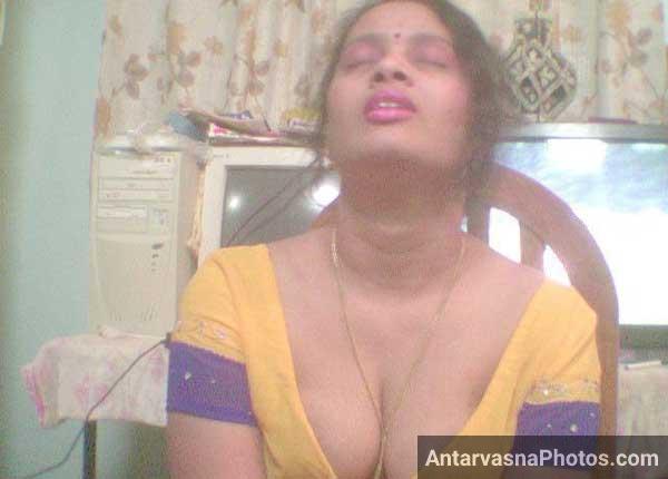 Mast Mamme Wali Horny Deepa Bhabhi Ke Photos Ki Porn Gallery