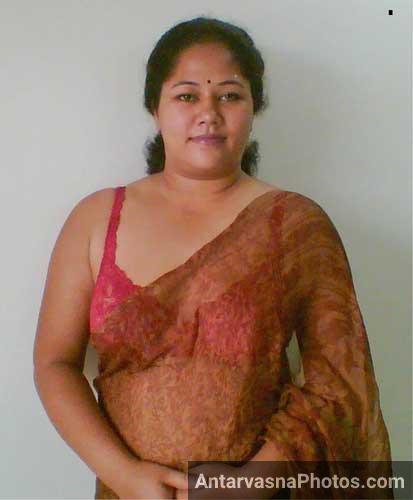 Desi Milf Ne Apni Bra Aur Boobs Dikhaye Aunty Sex Photos