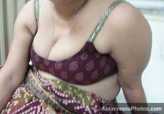 Aunty Big Boobs Dikha Ke Lund Khada Karti He Sex Pics