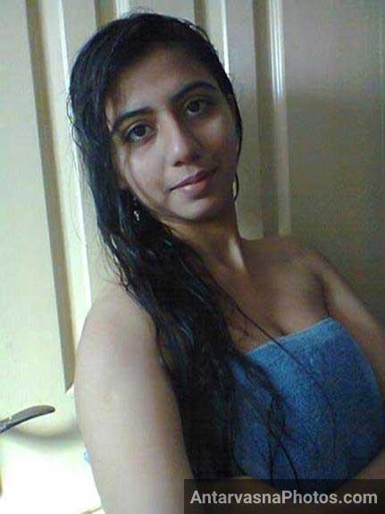 Indian Girl Ko Hot Selfie Ka Saukh Tha Mobile Se Pics Leak Ho Gai
