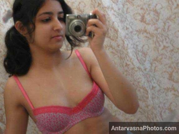 Hot Selfie Pics Me Indian Babe Loda Ko Chusa Laga Ke Aur