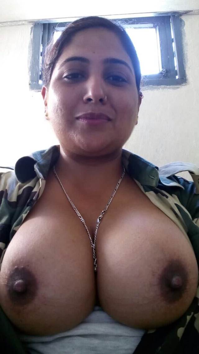 Sexy Kerala Jungle Aunty Huge Big Boobs Nude Images