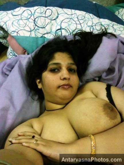 Webcam Par Chudakkad Aunty Ne Boobs Khole Indian Sex Pics