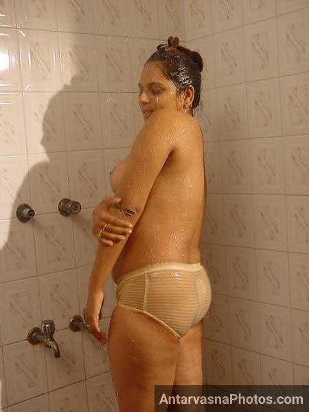 Lucknow Bhabhi Ke Sexy Bathroom Pics Desi Boobs Photos