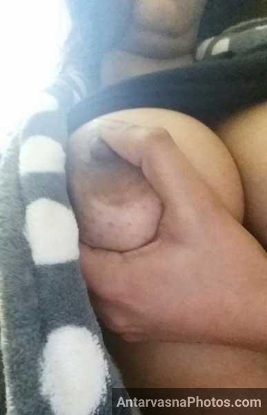 Kiran Bhabhi Apne Boobs Daba Rahi He Antarvasna Indian Sex Photos