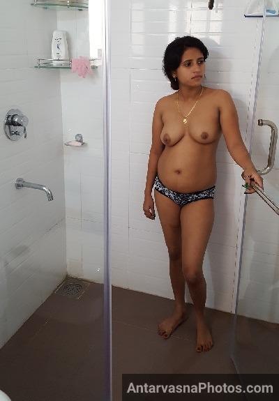Chodne Ke Lie Bathroom Me Le Gaya Bihari Sexy Bhabhi Ko Antarvasna Indian Sex Photos