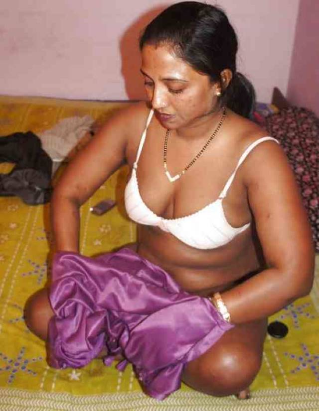 640px x 826px - 30+ Hot Indian Aunty Nude Pics Collection â€“ Antarvasna Indian Sex Photos